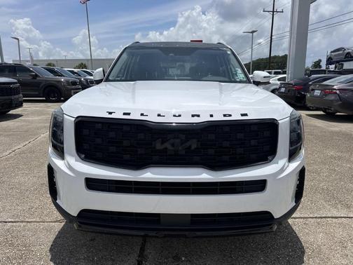 White 2022 Kia Telluride EX