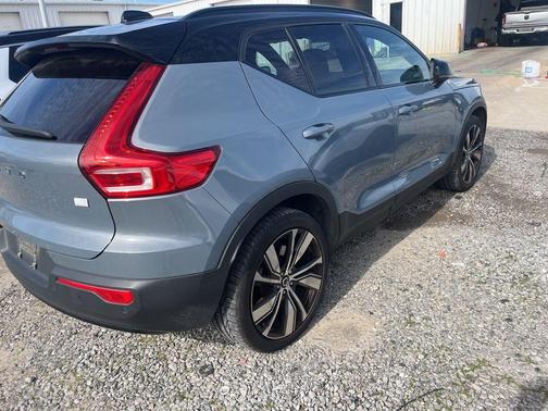 2021 Volvo XC40 Recharge Pure Electric P8