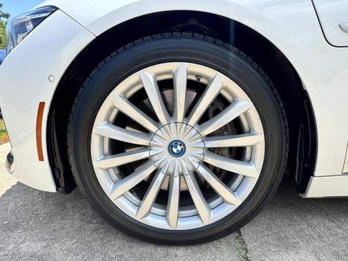 2022 BMW 745e xDrive
