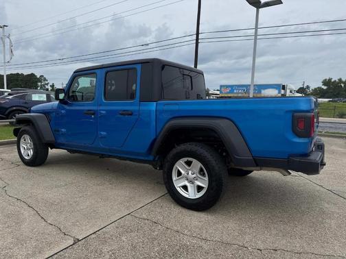 2023 Jeep Gladiator Sport