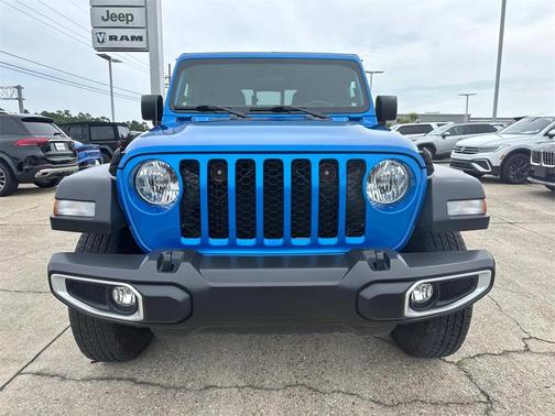2023 Jeep Gladiator Sport