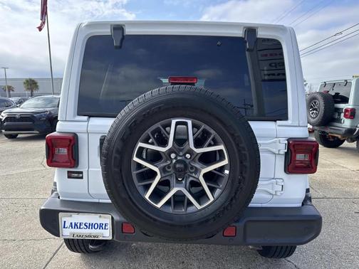 2024 Jeep Wrangler Sahara