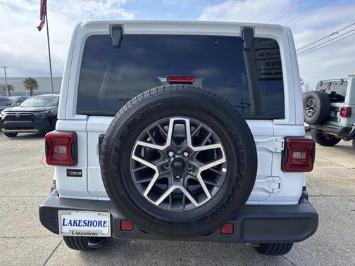 2024 Jeep Wrangler Sahara