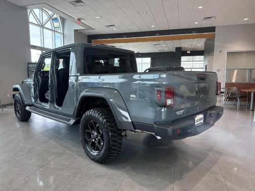 2025 Jeep Gladiator Sport