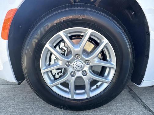 2026 Chrysler Voyager LX