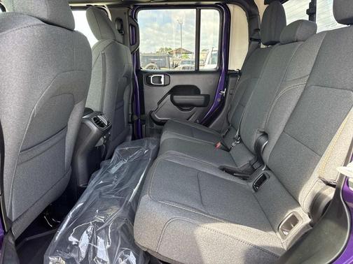 REIGN 2026 Jeep Gladiator Sport