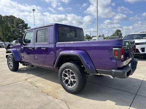 REIGN 2026 Jeep Gladiator Sport