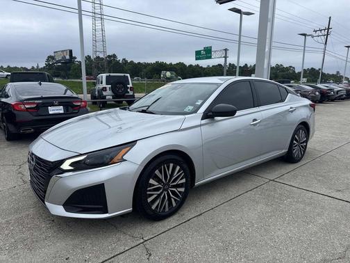 Silver 2024 Nissan Altima 2.5 SV