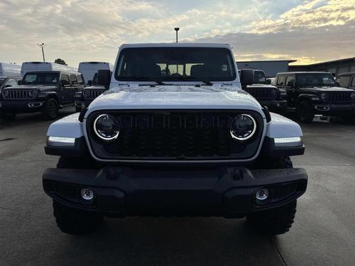 2026 Jeep Gladiator Sport