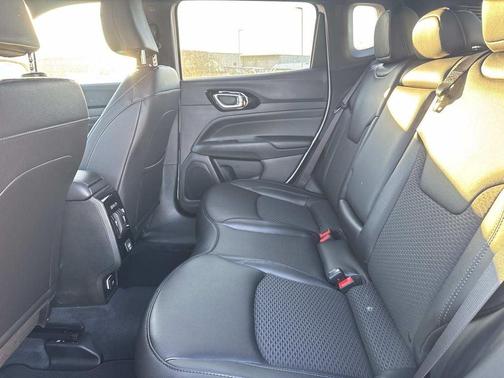 Bright White Clearcoat 2026 Jeep Compass Latitude