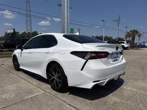 2022 Toyota Camry SE