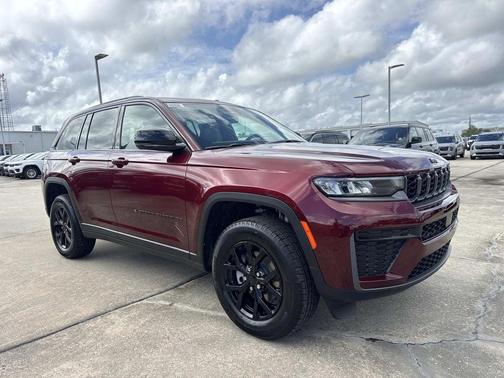 Velvet Red Pearlcoat 2026 Jeep Grand Cherokee Laredo