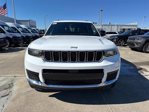 2025 Jeep Grand Cherokee L Laredo