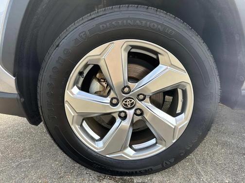 2021 Toyota RAV4 Hybrid XLE Premium