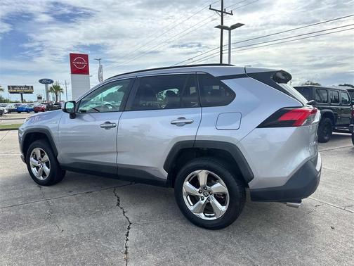 2021 Toyota RAV4 Hybrid XLE Premium