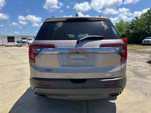 2023 GMC Acadia AT4