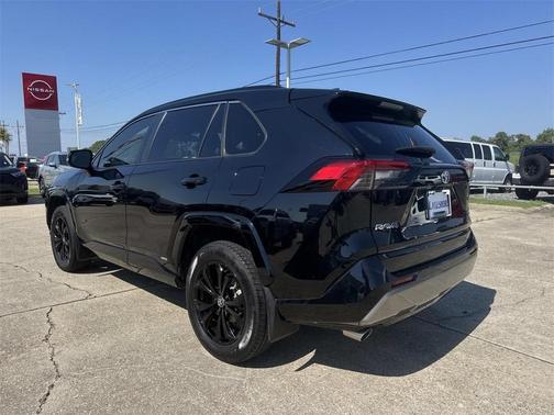 2022 Toyota RAV4 Hybrid SE