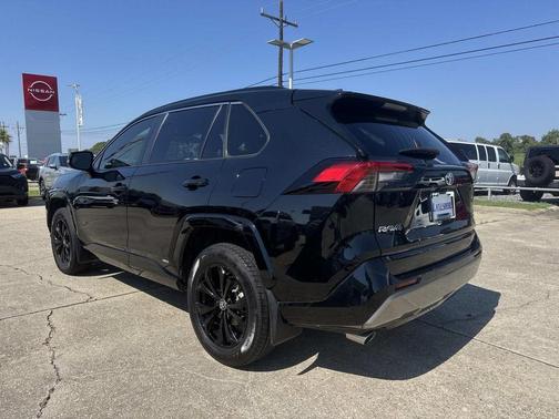 2022 Toyota RAV4 Hybrid SE