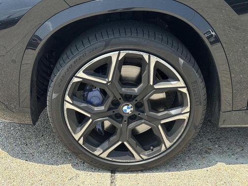 Black 2024 BMW X1 M35i