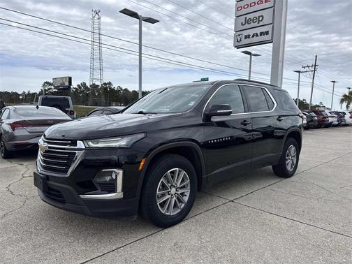 2023 Chevrolet Traverse LT Cloth