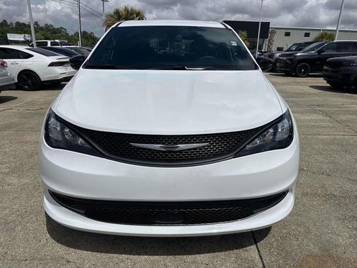 White 2025 Chrysler Voyager LX