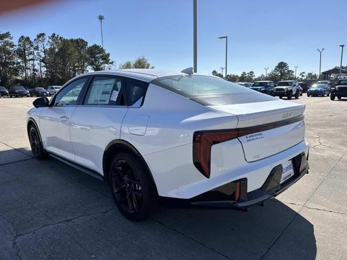 Snow White Pearl 2025 Kia K4 GT-Line Turbo