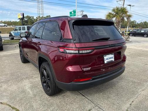 2023 Jeep Grand Cherokee Laredo