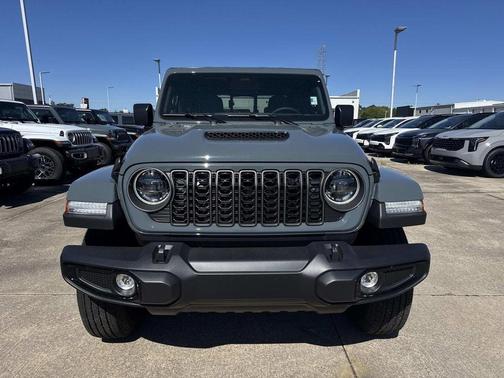 Anvil Clearcoat 2026 Jeep Gladiator Sport