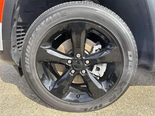 2024 Jeep Grand Cherokee L Laredo