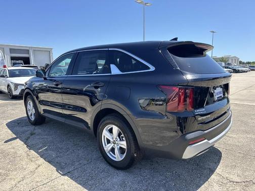 Ebony Black 2026 Kia Sorento LX