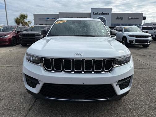 2024 Jeep Grand Cherokee Laredo