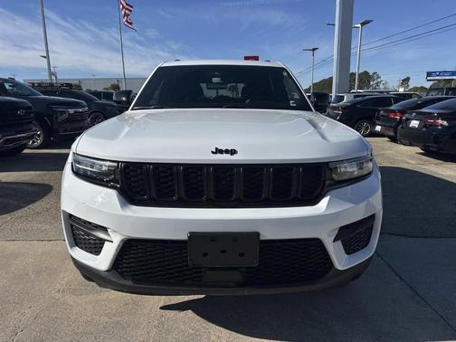 2024 Jeep Grand Cherokee Laredo