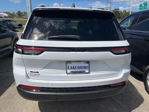 2024 Jeep Grand Cherokee Laredo