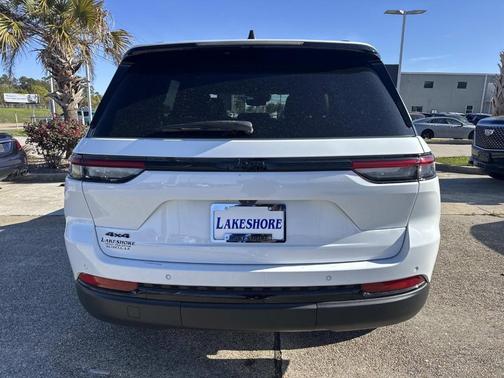 2024 Jeep Grand Cherokee Laredo