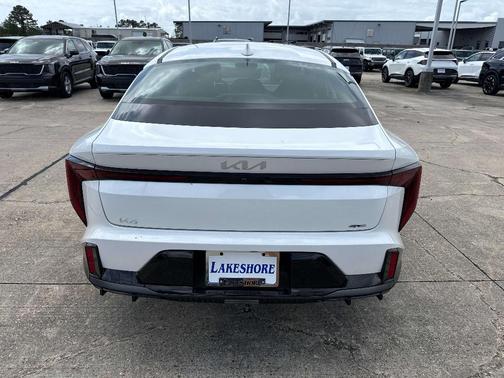 Snow White Pearl 2026 Kia K4 GT-LINE