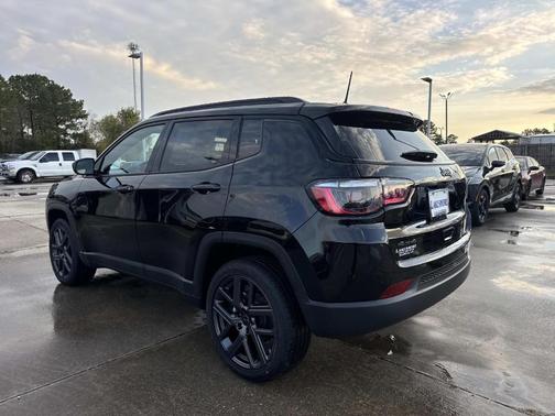 Diamond Black 2026 Jeep Compass Latitude