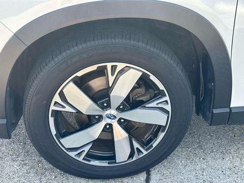 Crystal White Pearl 2021 Subaru Forester Touring