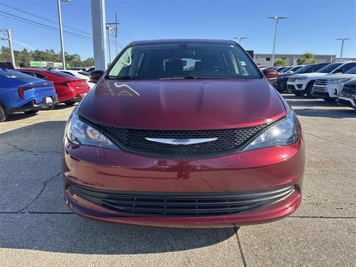 2020 Chrysler Voyager L