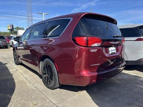 2020 Chrysler Voyager L