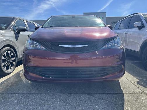 2020 Chrysler Voyager L