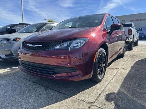 2020 Chrysler Voyager L