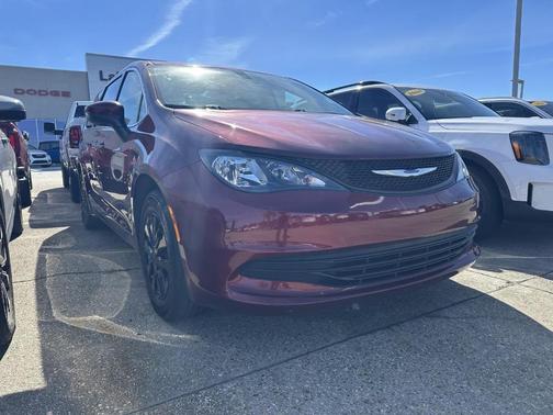2020 Chrysler Voyager L