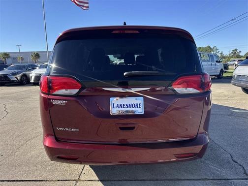2020 Chrysler Voyager L