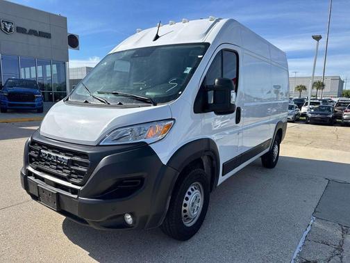 White 2025 RAM ProMaster 2500 High Roof