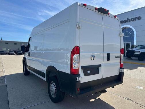 White 2025 RAM ProMaster 2500 High Roof