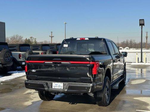 2025 Ford F-150 Lightning LARIAT