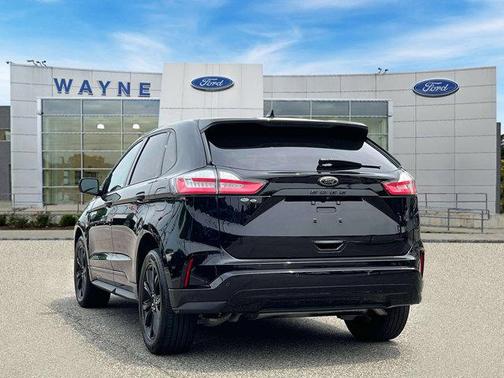 2022 Ford Edge SE