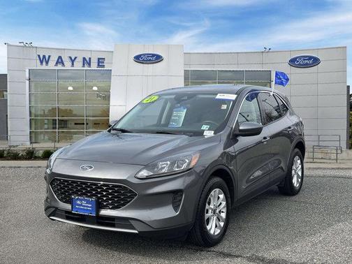 Carbonized Gray Metallic 2021 Ford Escape SE