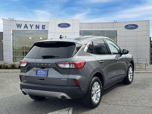 Carbonized Gray Metallic 2021 Ford Escape SE