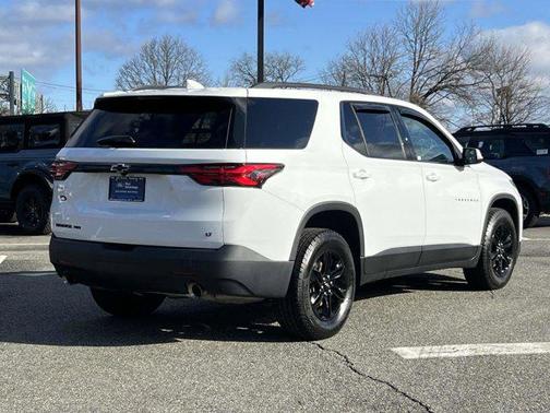 2022 Chevrolet Traverse LT Cloth